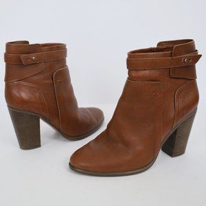 VINCE CAMUTO Size 8 Brown FAYTHE Ankle Boots